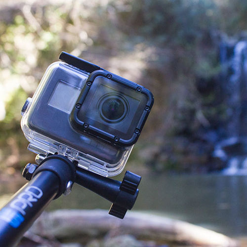 Per tenere a debita distanza la GoPro serve il bastone giusto. Anche sott’acqua