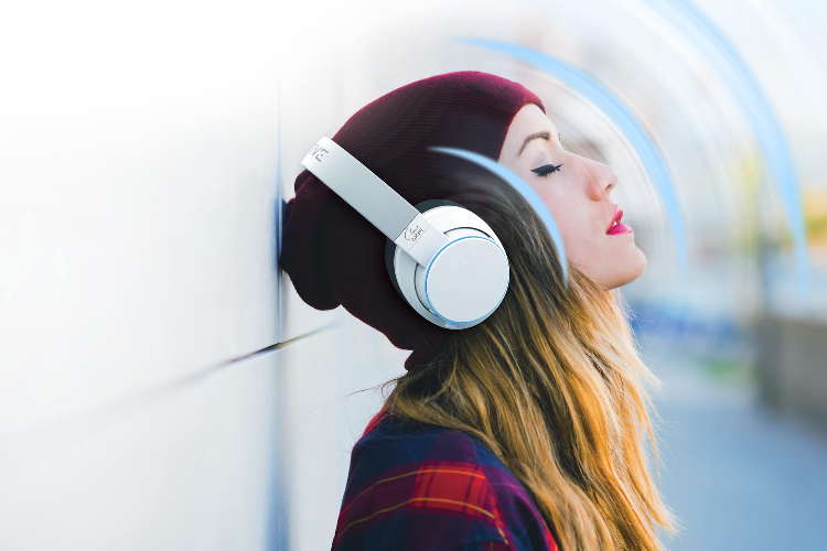 Nessuno può sentirsi banale quando Creative mette in testa le SXFI AIR