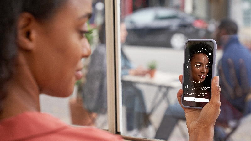 Davanti allo specchio Skin360 ogni donna si vede al meglio