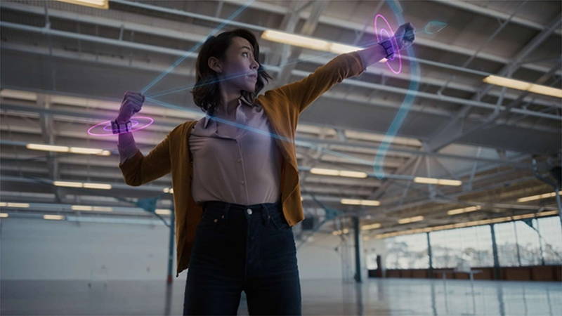 Il bracciale Facebook, pronto a tradurre pensieri in azioni