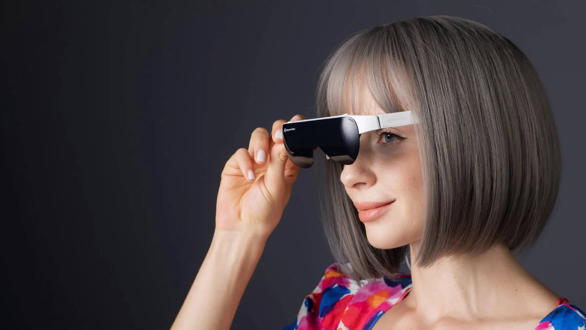 Gli smartglasses Flow rubano il mestiere ai visori