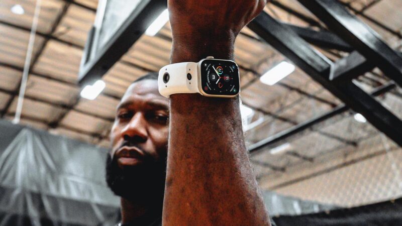 Nuovo scatto Apple verso un Watch con fotocamera