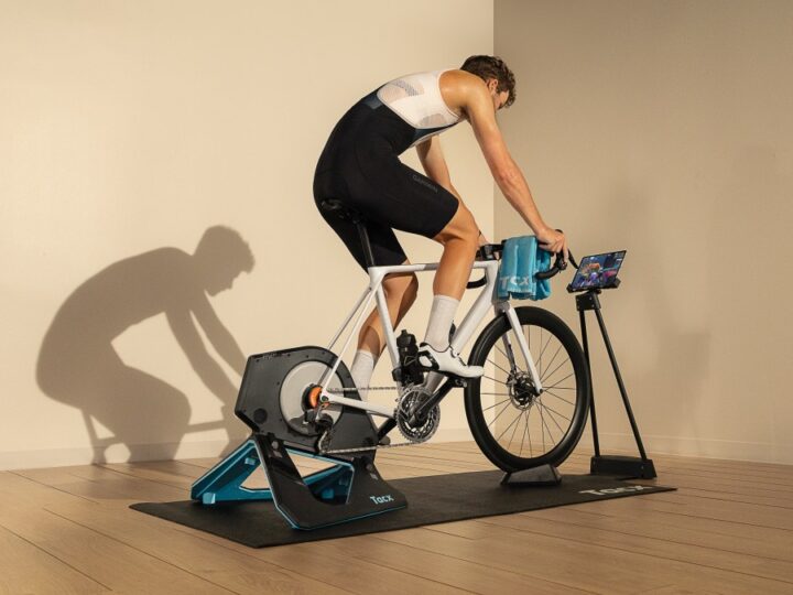 Garmin saluta i pignoni, i rulli Tacx NEO 2T nascono con Zwift Cog e Click