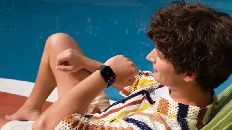 Redmi Watch 6 Lite guida il trio Xiaomi di novità per chi bada al sodo